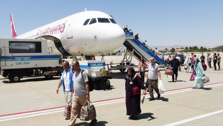 Oradan ayrılmak istemiyorduk ağlayarak döndük