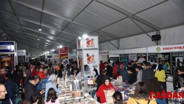 Osmaniye Belediyesi Kitap Fuarı, 105 bin 500 ziyaretçi ağırladı