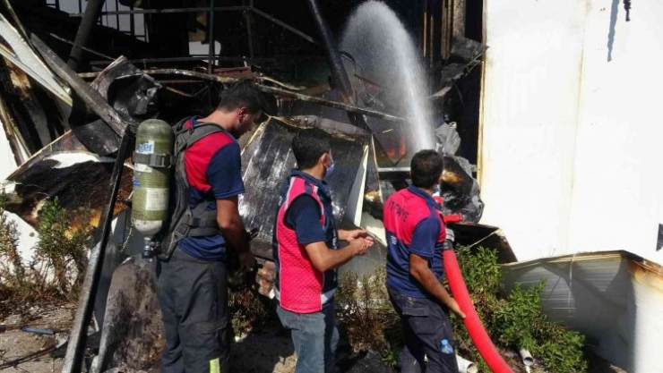 Osmaniye'de katı atık tesisindeki yangın kontrol altına alındı