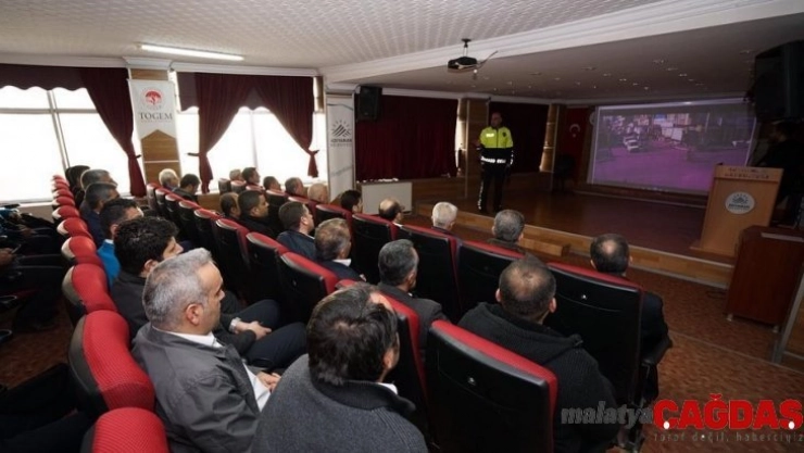 Otobüs şoförlerine güvenli sürüş eğitimi