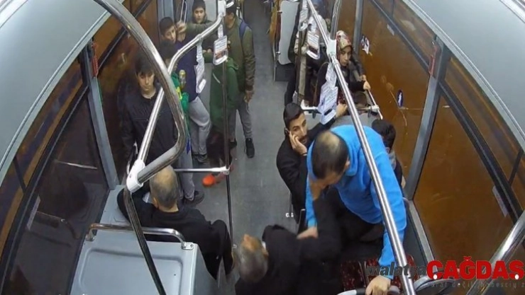 Otobüsün durağı, acil servis