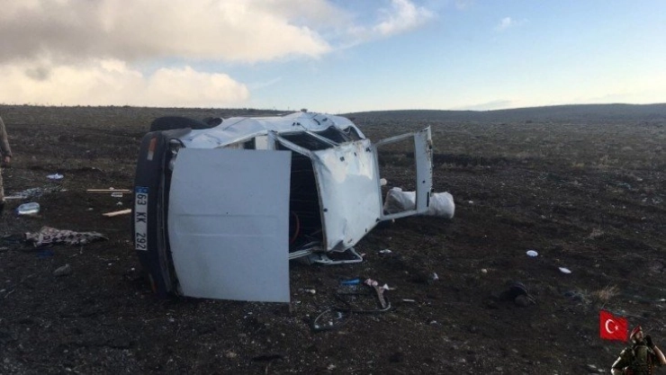 Otomobil şarampole devrildi: 6 yaralı