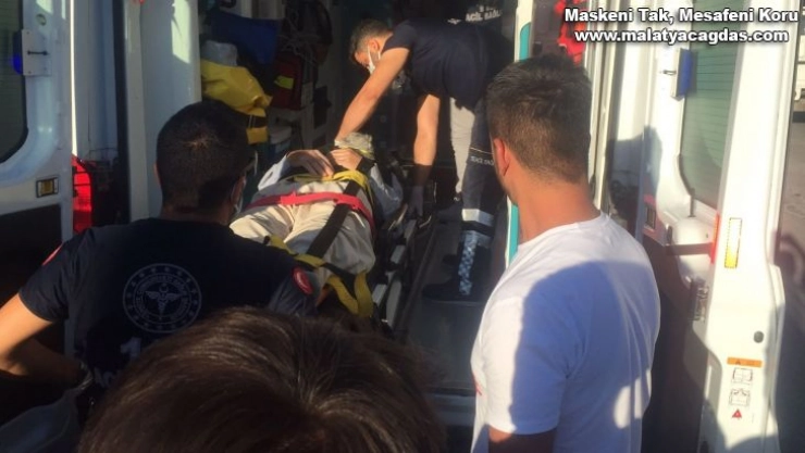 Otomobilin çarptığı yaya yaralandı