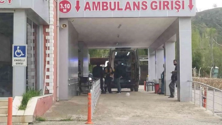 Otomobiller çarpıştı: 4 yaralı