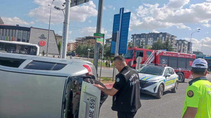 Özalper'de Maddi Hasarlı Kaza