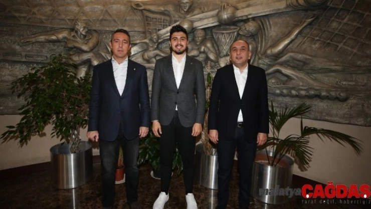 Ozan Tufan imzayı attı