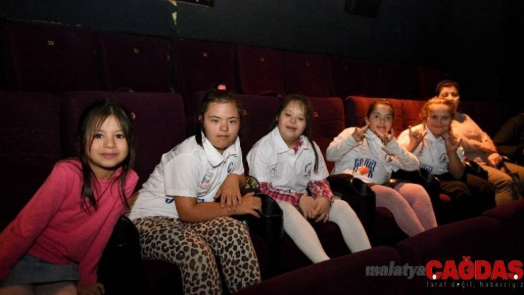 Özel çocukların sinema keyfi