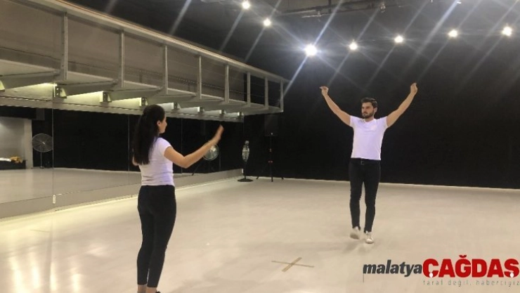 (ÖZEL) Düğünlerde ilk dansın yerini zeybek aldı