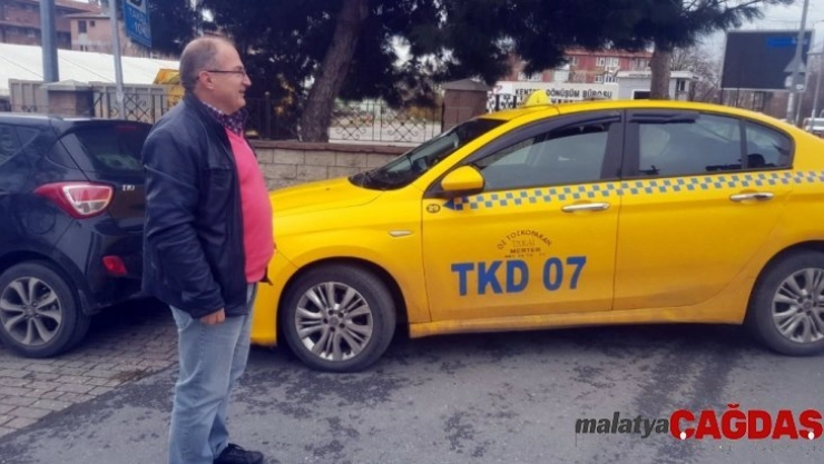 (Özel) İdrar testi için numune veren şoförler, güvenlik görevlilerince izleniyor