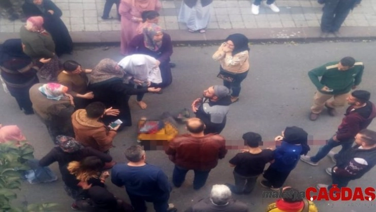 (Özel) Küçükçekmece'de yaşanan servis kazasının yeni görüntüsü ortaya çıktı