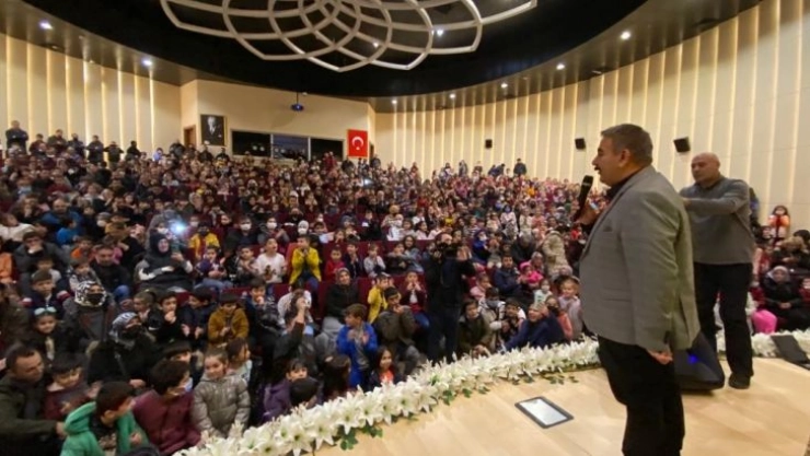 Palandöken Belediyesi çocukların gönlüne dokundu