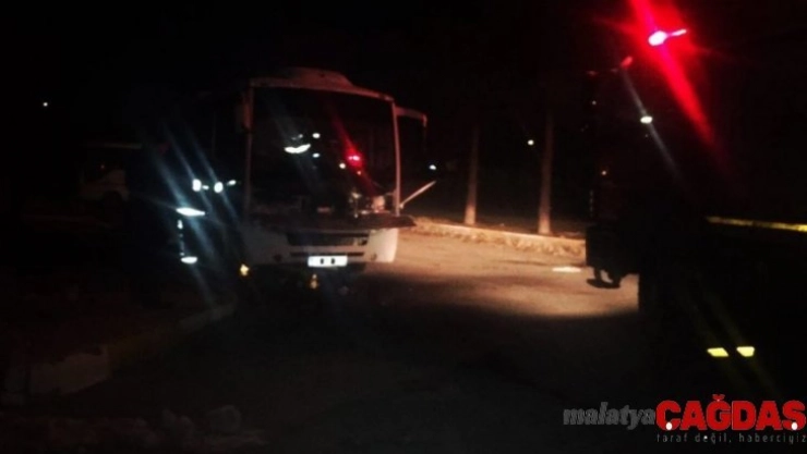 Park halindeki midibüs yandı