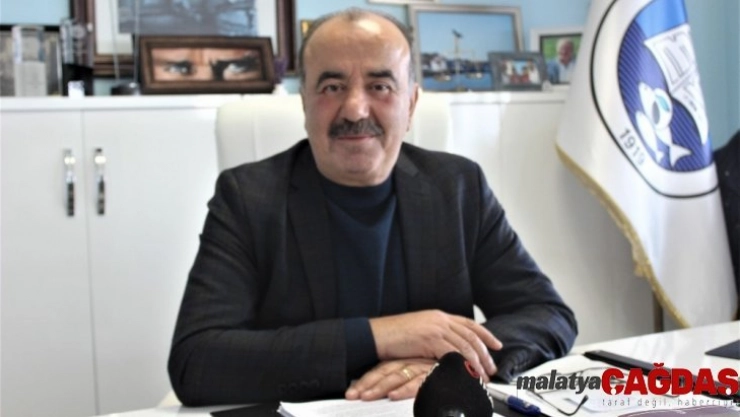 Parklardaki zeytinleri toplayıp ihtiyaç sahiplerinin sofrasına yağ olarak ulaştırıyorlar