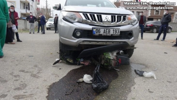 Pikap ile motosiklet çarpıştı