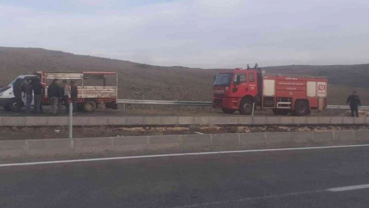 Pikapta çıkan yangın, beton mikseri yardımıyla söndürüldü