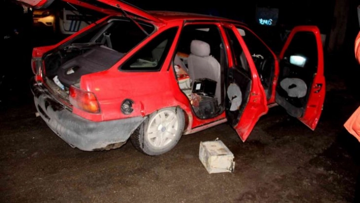 Polisten kaçan araç akü fışkırdı