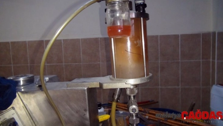 Polisten sahte parfüm operasyonu: 150 bin şişe ele geçirildi