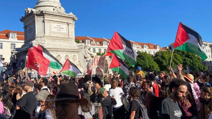 Portekiz halkı, işgalin esir aldığı aktivistler için protesto düzenledi