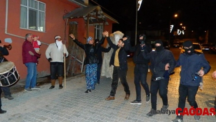 Posof yeni yıla davul zurna ile girdi