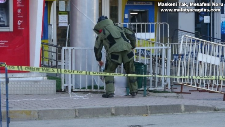 PTT Başmüdürlüğü önünde bomba paniği