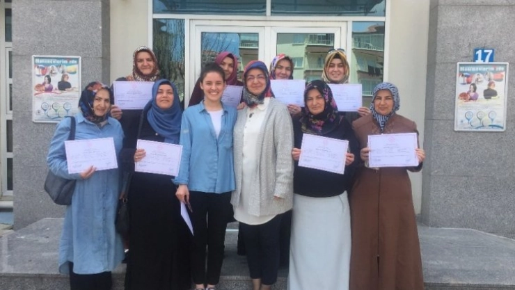 Hüma Sultan Hanım Evinde sertifika heyecanı