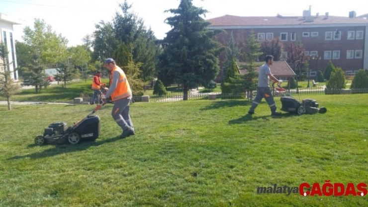 Pursaklar'da parklara yoğun bakım