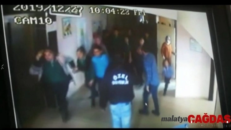 Deprem paniği kamerada