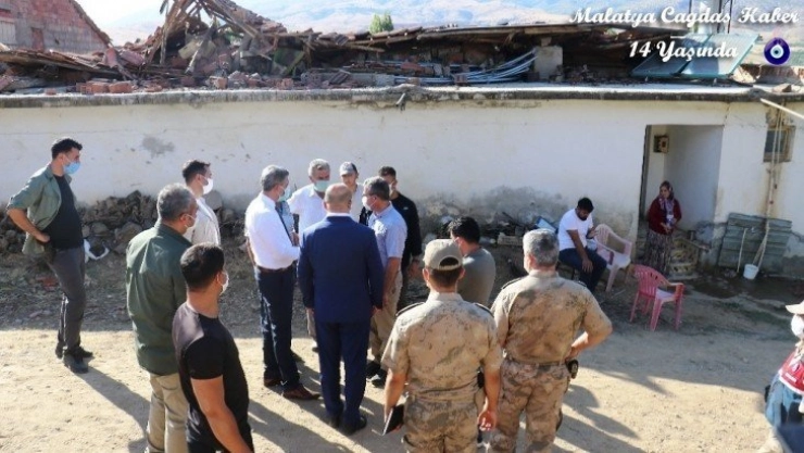 5,2'lik depremde 6 ev ağır hasar aldı