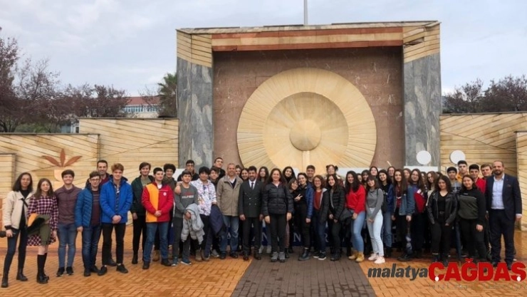 Rektör Aldemir öğrenciler bir araya geldi