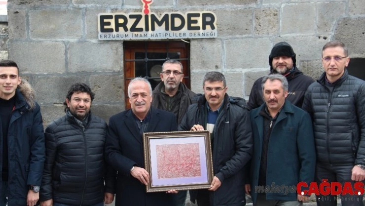 Rektör Çomaklı, Erzurum İmam Hatipler Derneğini ziyaret etti