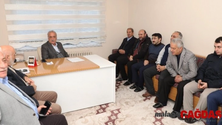 Rektör Çomaklı, gençlerle bir araya geldi