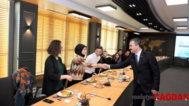 Rektör Öztürk, özel bireylerle buluştu