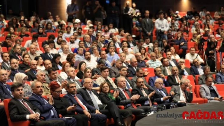 Rektör Turgut, dünya göç ve mülteci kongresine katıldı