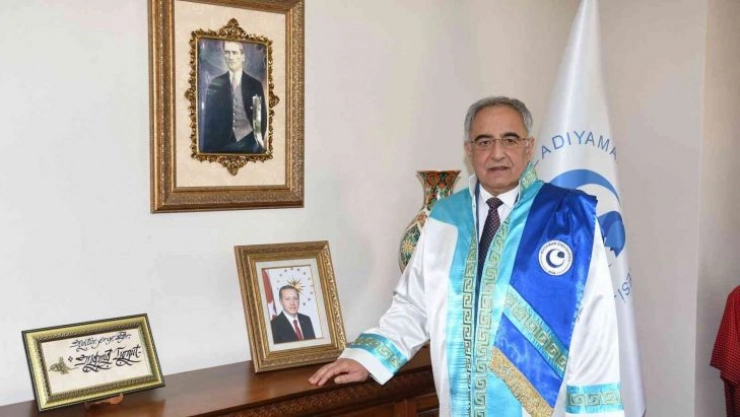 Rektör Turgut'tan Berat Kandili mesajı