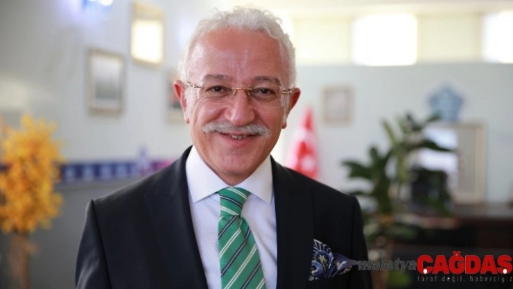 Rektör Zorlu: 'Türkiye'nin otomobili, gelişen ve büyüyen Türkiye'nin nişanesi olacaktır'