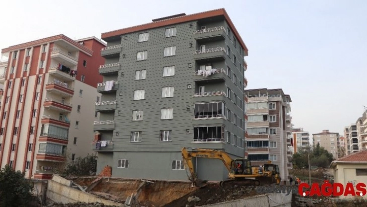 Risk devam ediyor, evlerine giremiyorlar