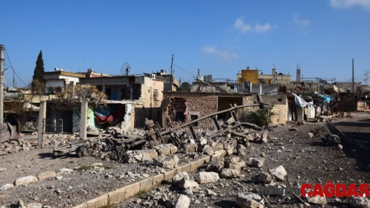 Rus uçakları İdlib'e saldırdı: 4 ölü, 5 yaralı