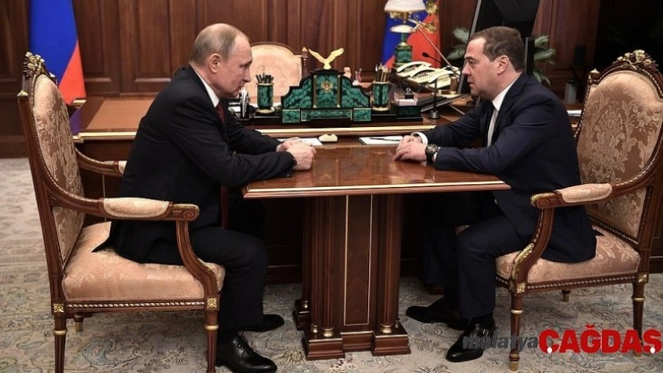 Rusya'da hükümet istifa etti