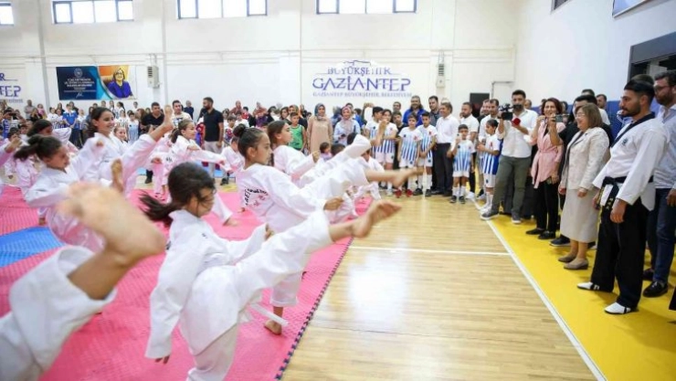 Şahin: 'Spora ulaşabilirlikte gazi şehirde altın çağ yaşanıyor'