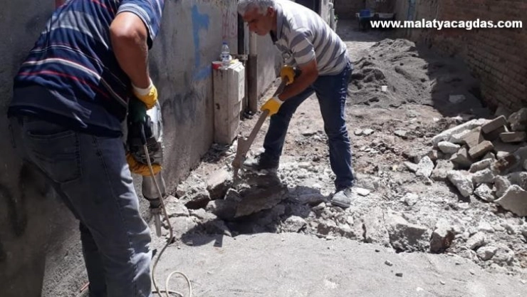 Sakarya Caddesine bağlantıyı sağlayan sokaklar restore ediliyor