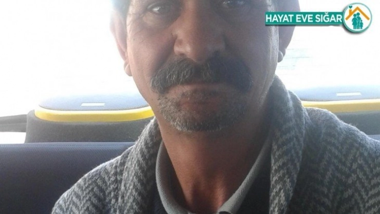 Sakarya'da otomobil önce direğe sonra duvara çarptı: 1 ölü