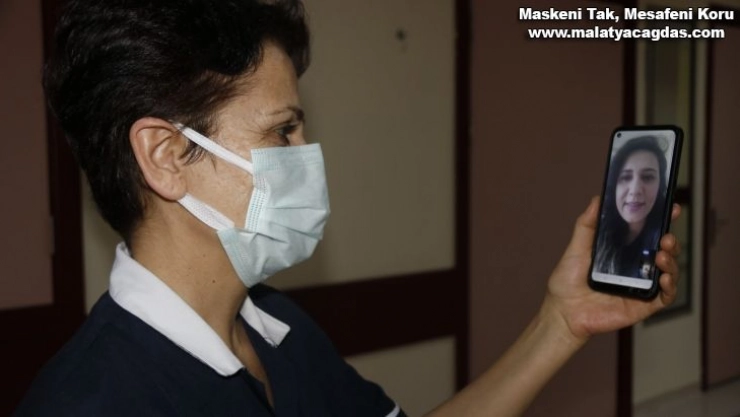 Salgının kahramanları Anneler Günü'nde de görevlerinin başında