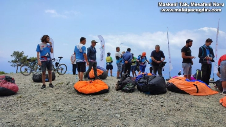 Samandağ'da yamaç paraşütü şampiyonası coşkusu