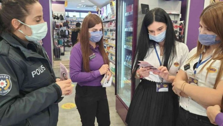 Samandağ polisi, ilçede KADES uygulamasını tanıttı