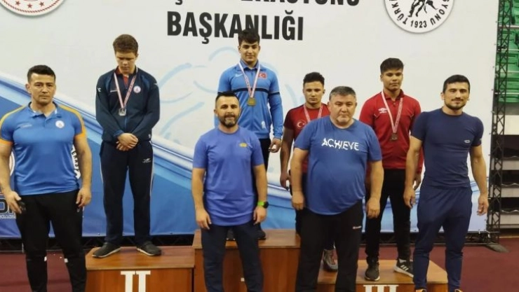 Şampiyonadan bronz madalya ile döndü