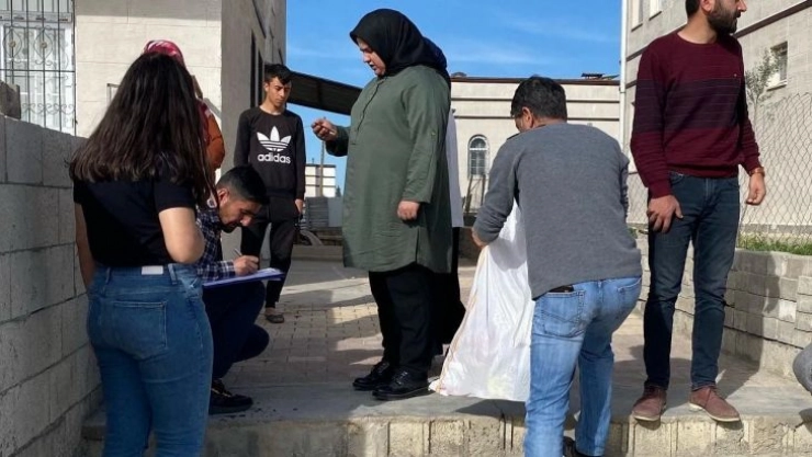 Samsat'ta ihtiyaç sahibi ailelere Ramazan desteği