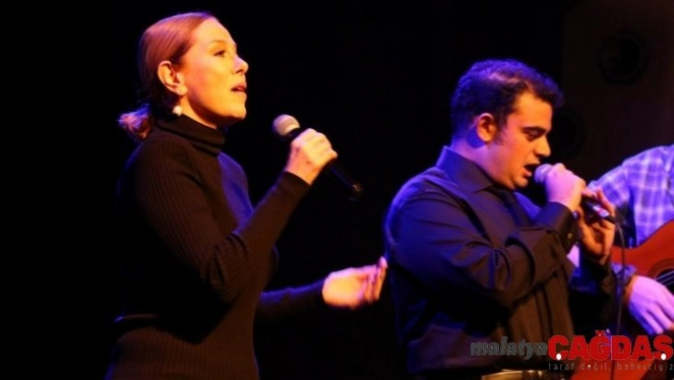 Sanatçı Zuhal Olcay ve Otizmli bireylerden muhteşem konser