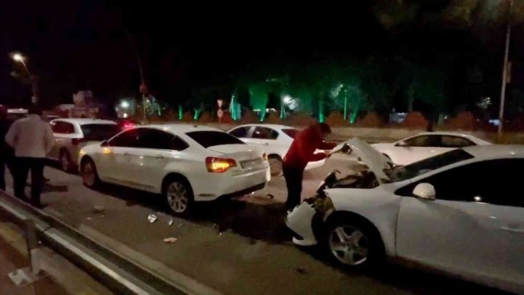 Şanlıurfa'da 4 ayrı kazada 14 araç birbirine girdi