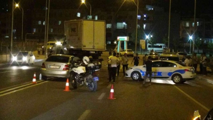 Şanlıurfa'da kamyonet ile otomobil çarpıştı: 5 yaralı