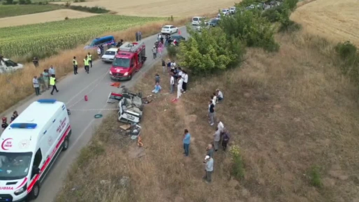 Şarampole devrilen otomobilin sürücüsü öldü